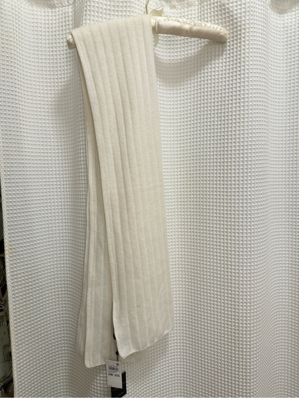 Charter Club Cream Cashmere Ribbed Scarf - NWT - Picture 5 of 6